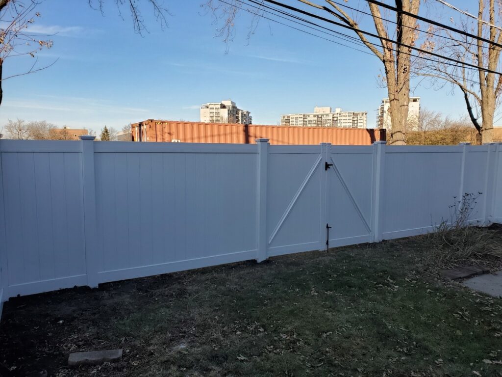 Privacy vinyl fence Antioch, Illinois, United States